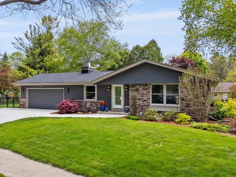 Photo of N93W5903 Essex Ct, Cedarburg, WI 53012 (MLS # 1919565)