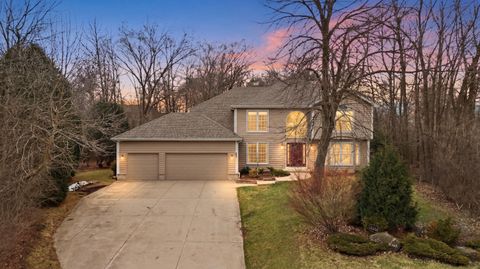 Photo of 12685 W Barbary Ct, New Berlin, WI 53151 (MLS # 1956089)