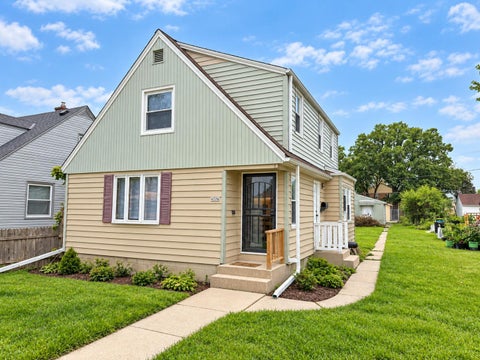 Photo of 4226 W Courtland Ave, Milwaukee, WI 53209 (MLS # 1980030)