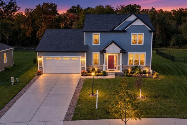 W228N7937 TIMBERLAND DR, SUSSEX, WI 53089 - Image adf68f2bfa60bf6d13feced776ca9719/1682449052