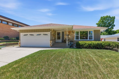 Photo of 2433 S 93rd St, West Allis, WI 53227 (MLS # 1964138)