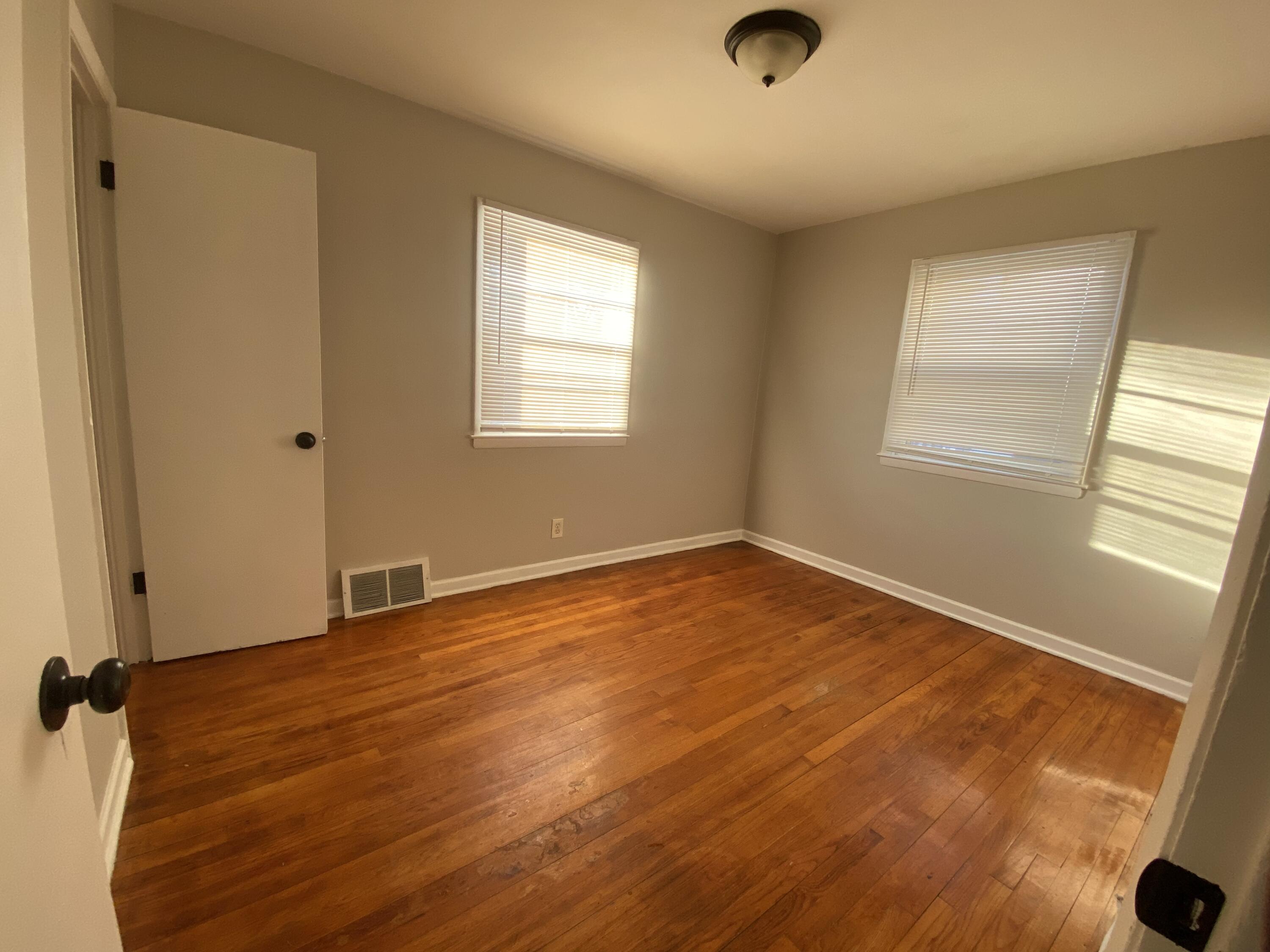 Milwaukee, Wisconsin 53218, United States, 3 Bedrooms Bedrooms, ,1 BathroomBathrooms,Residential,Active,189832