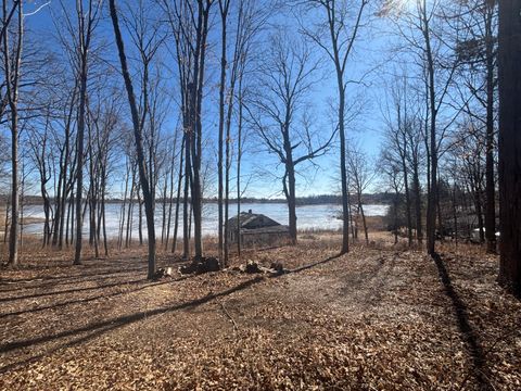 Photo of W6773 Lakeshore Cir, Sugar Creek, WI 53121 (MLS # 1945650)