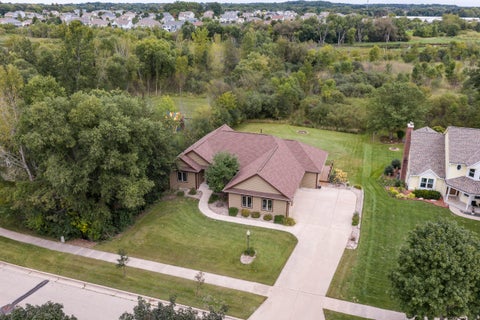 Photo of 1326 Two Rivers Ct, Mukwonago, WI 53149 (MLS # 1980809)