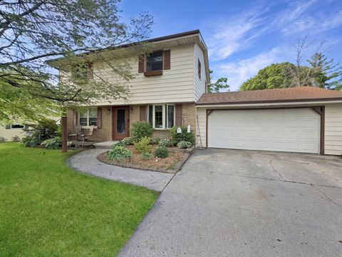 Photo of 2306 Pleasant Ave, New Holstein, WI 53061 (MLS # 1964302)