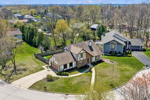 Photo of 5441 S 48th St, Greenfield, WI 53220 (MLS # 1959221)