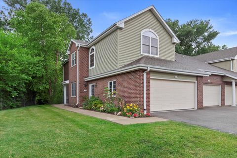 Photo of 8485 S Ashbury Ln, Oak Creek, WI 53154 (MLS # 1925738)