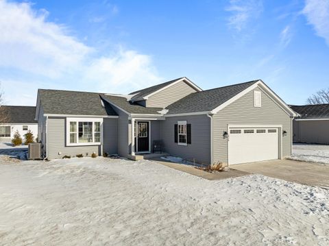 Photo of 310 Phlilips Ave, Walworth, WI 53184 (MLS # 1949063)