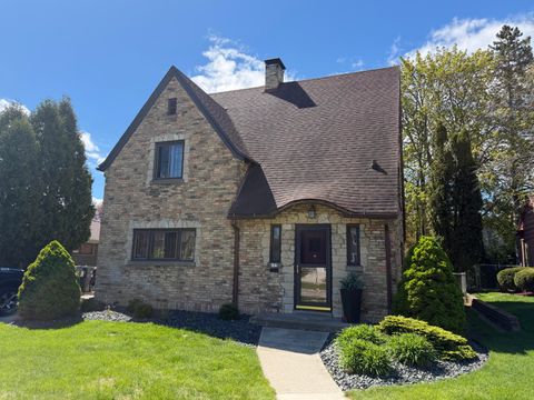 Photo of 609 Waldo Blvd, Manitowoc, WI 54220 (MLS # 1963355)
