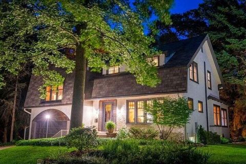 Photo of 824 N 66th St, Wauwatosa, WI 53213 (MLS # 1952021)