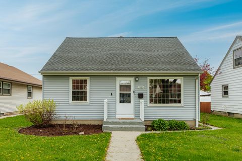 Photo of 2560 S 64th St, Milwaukee, WI 53219 (MLS # 1960368)