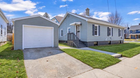 Photo of 2325 N 8 St, Sheboygan, WI 53083 (MLS # 1984967)