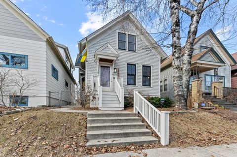 Photo of 2555 N Pierce St, Milwaukee, WI 53212 (MLS # 1950926)