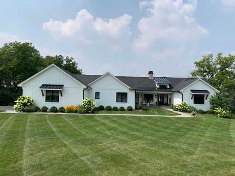Photo of W4464 Lakeview Glen Dr, Lake Geneva, WI 53147 (MLS # 1963230)
