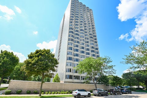 Photo of 2525 S Shore Dr, Milwaukee, WI 53207 (MLS # 1977225)