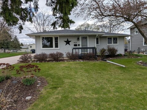 Photo of 421 N Lincoln St, Elkhorn, WI 53121 (MLS # 1958529)