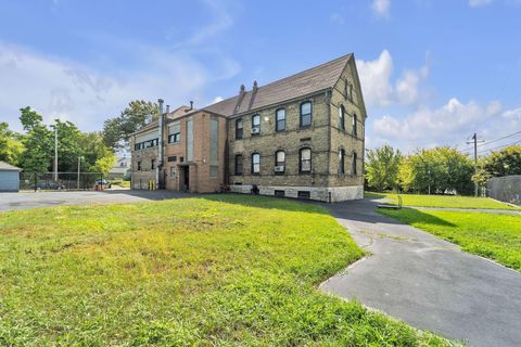 Photo of 3311 N 6th St, Milwaukee, WI 53212 (MLS # 1934747)