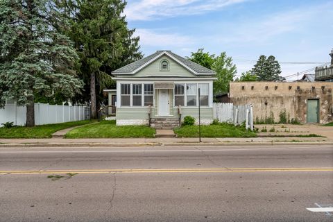 Photo of 1543 George St, La Crosse, WI 54603 (MLS # 1969685)
