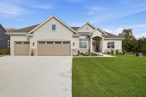 Photo of 842 Medina Dr, Mukwonago, WI 53149 (MLS # 1940915) Photo of 842 Medina Dr, Mukwonago, WI 53149 (MLS # 1940915)