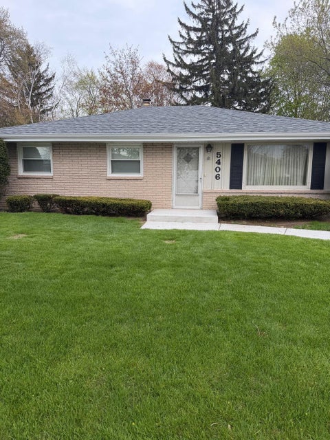 Photo of 5406 S Merrill Ave, Cudahy, WI 53110 (MLS # 1967264)