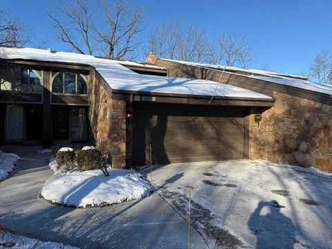 Photo of 175 N Elm Grove Rd, Brookfield, WI 53005 (MLS # 1948814)