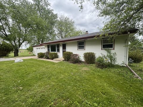 Photo of N68W25930 Silver Spring Dr, Lisbon, WI 53089 (MLS # 1963909)