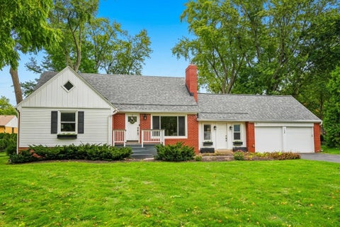 Photo of 180 N Elmridge Ave, Brookfield, WI 53005 (MLS # 1981498)