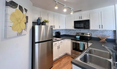 Photo of 1633 N Prospect Ave, Milwaukee, WI 53202 (MLS # 1979592)