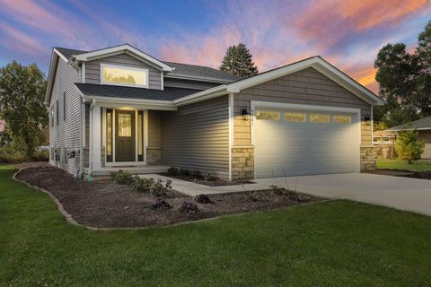 Photo of 4401 122nd St, Pleasant Prairie, WI 53158 (MLS # 1960189)
