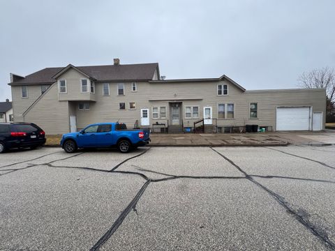 Photo of 1729 S 12th St, Sheboygan, WI 53081 (MLS # 1963638)
