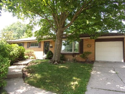 Photo of W148N8273 Albert Pl, Menomonee Falls, WI 53051 (MLS # 1926140)