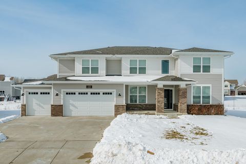 Photo of W242N5607 Simona Ct, Sussex, WI 53089 (MLS # 1949750)