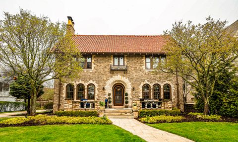 2724 E Menlo Blvd, Shorewood, WI 53211 - #: 1916096