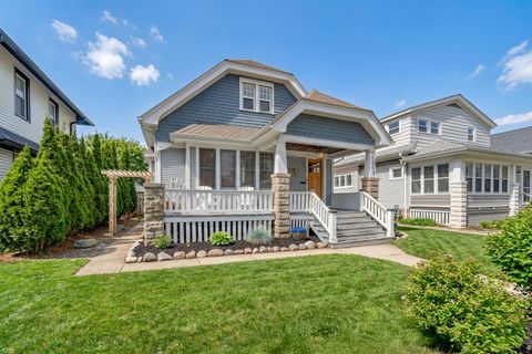 Photo of 2203 N Bartlett Ave, Milwaukee, WI 53202 (MLS # 1953477)