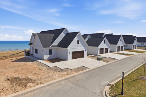 Photo of 1082 Seanma Wynd -, Port Washington, WI 53074 (MLS # 1955586)