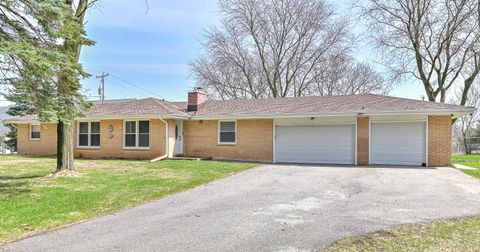 Photo of 11030 N Buntrock Ave, Mequon, WI 53092 (MLS # 1914464)