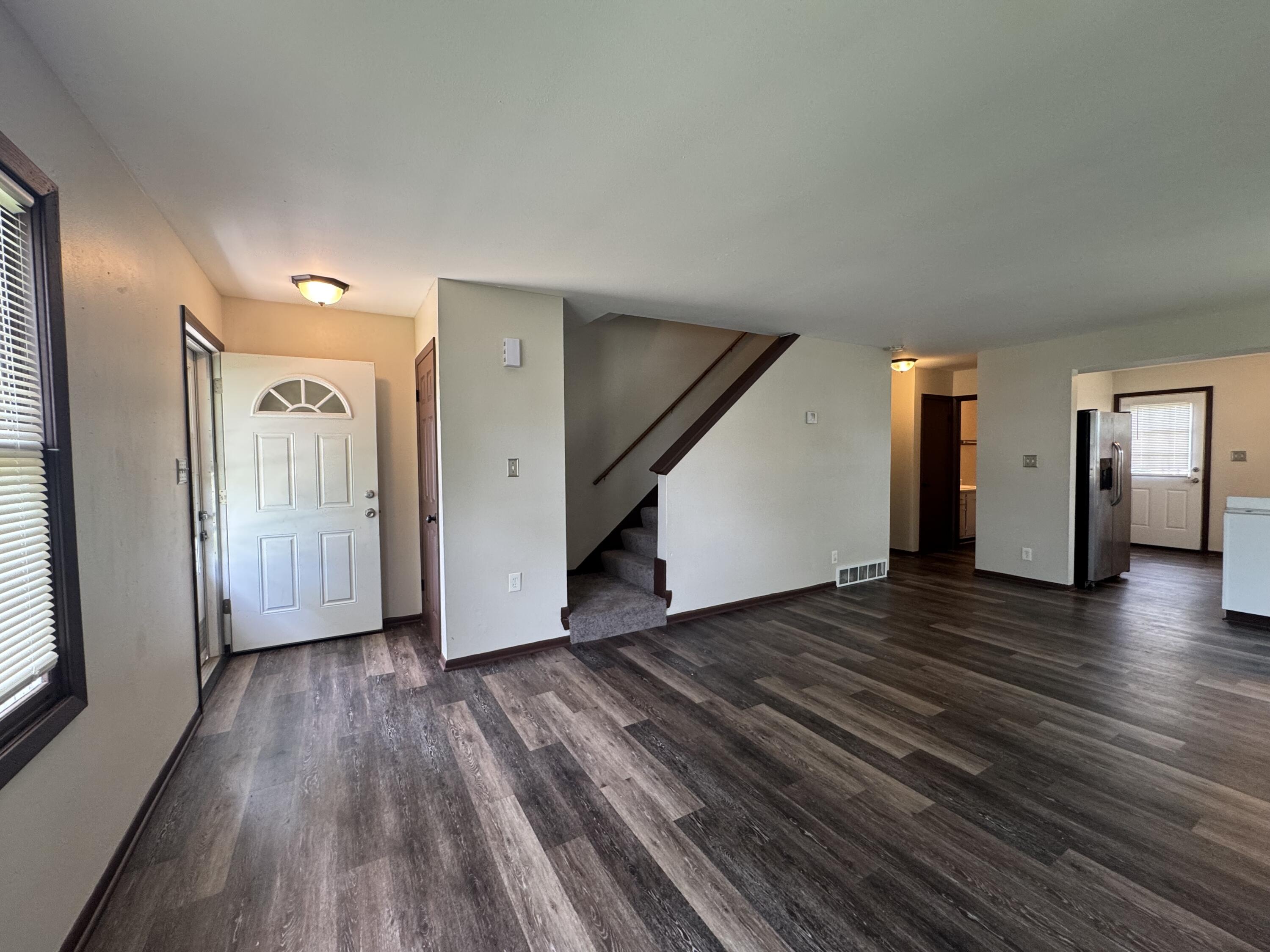 Milwaukee, Wisconsin 53224, United States, 3 Bedrooms Bedrooms, ,2 BathroomsBathrooms,Residential,Active,168223