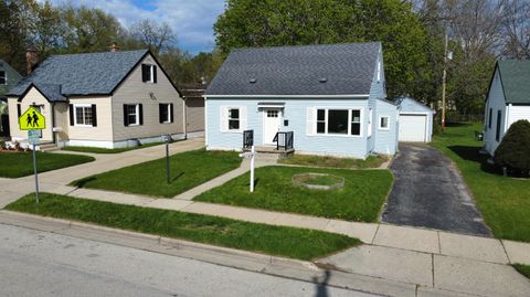 Photo of 173 Walton Ave, Waukesha, WI 53186 (MLS # 1960773)