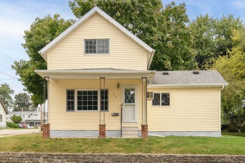 Photo of 116 Rosendale St, Beaver Dam, WI 53916 (MLS # 1939624)