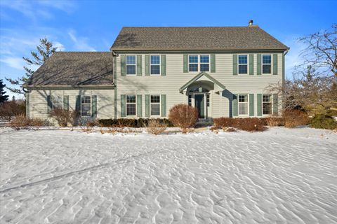 Photo of 4310 W Carriage Ct, Mequon, WI 53092 (MLS # 1948869)