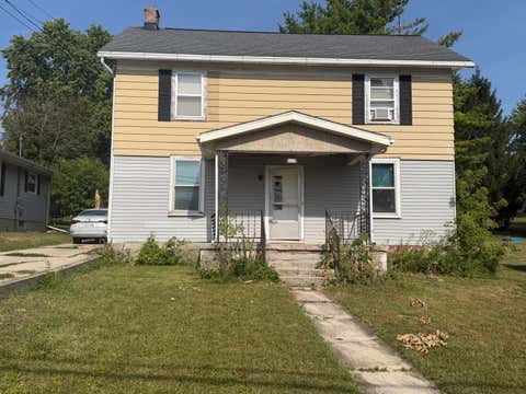 Photo of 400 Butler St, Random Lake, WI 53075 (MLS # 1974169)