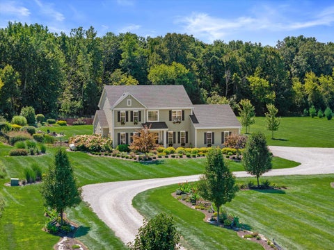 Photo of 200 Nashotah Rd, Delafield, WI 53058 (MLS # 1979474)