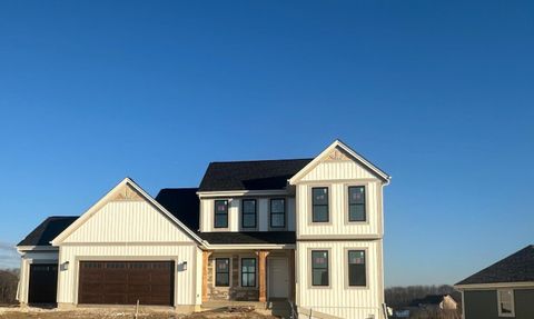 Photo of 805 Viewpoint Ave, Waukesha, WI 53188 (MLS # 1953110)