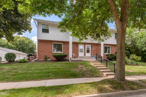 Photo of 1320 Camden Way, Waukesha, WI 53186 (MLS # 1978323)