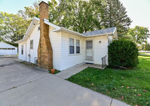 Photo of 515 Herman St, Delavan, WI 53115 (MLS # 1948154)