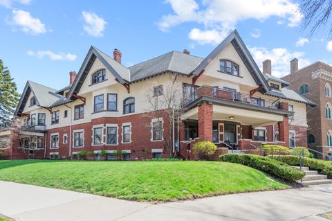 Photo of 2666 N Hackett Ave, Milwaukee, WI 53211 (MLS # 1957337)