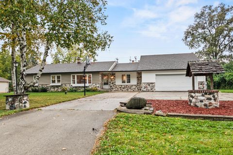 Photo of 16835 W Roosevelt Ave, New Berlin, WI 53151 (MLS # 1937833)