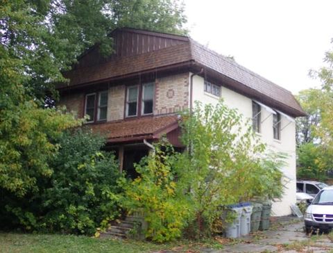 Photo of 5916 W Dixon Ave, Milwaukee, WI 53214 (MLS # 1963328)