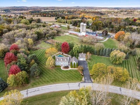 Photo of 1641 Prairie Ln, Richfield, WI 53033 (MLS # 1941277)