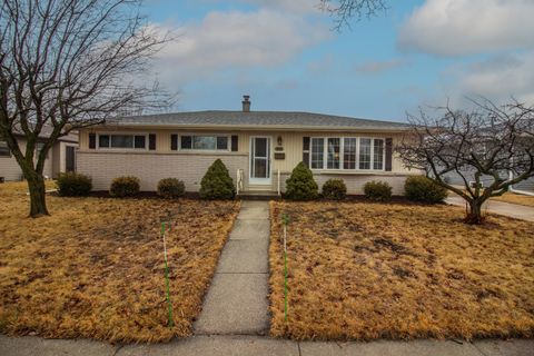 Photo of 3003 S 20th St, Sheboygan, WI 53081 (MLS # 1953174)
